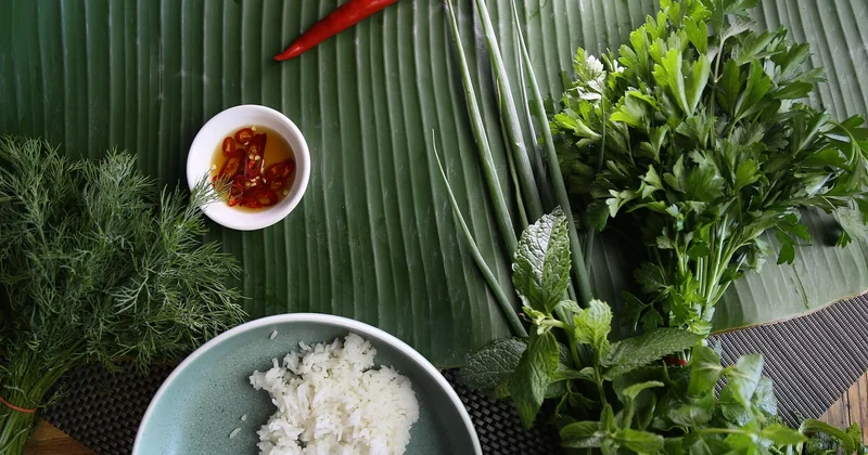 Comment servir le curry thaïlandais : le riz et les accompagnements qui vont avec